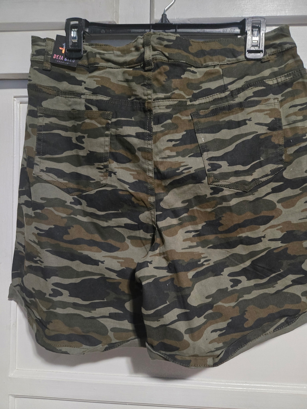 NWT Deja Bleu Camo Print High-Rise Denim Shorts Size14 - Picture 2 of 5